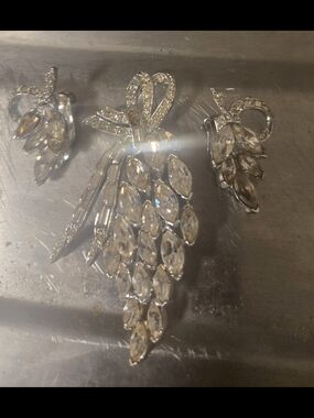 Vintage Clear Crystal Rhinestone Brooch with Matching Clip-On Earrings